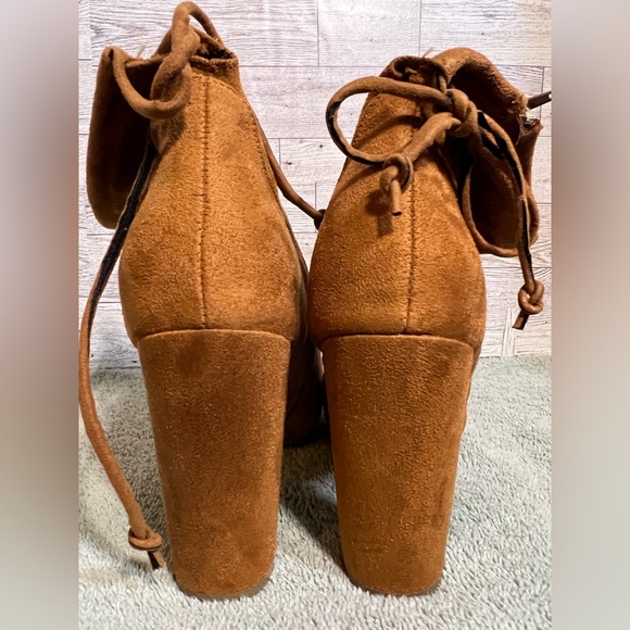 Rouge camel booties women’s NWT - Picture 3 of 4